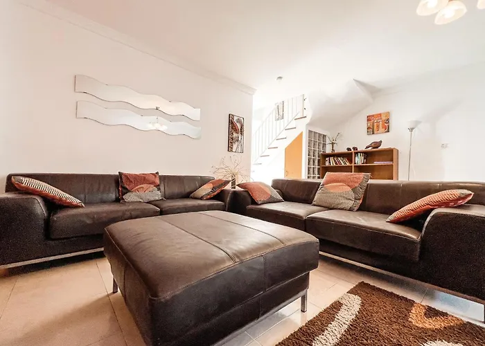 Townhouse With Ac In Callao Salvaje, Sonia, Cs148